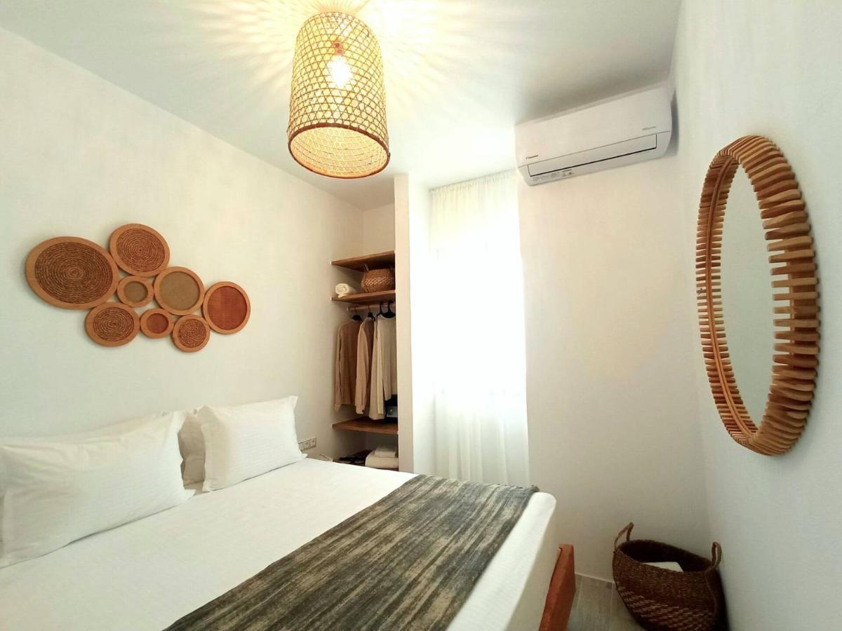 Beach Apartment Thalia With Hot Tub And Sea View Агиос Прокопиос Екстериор снимка