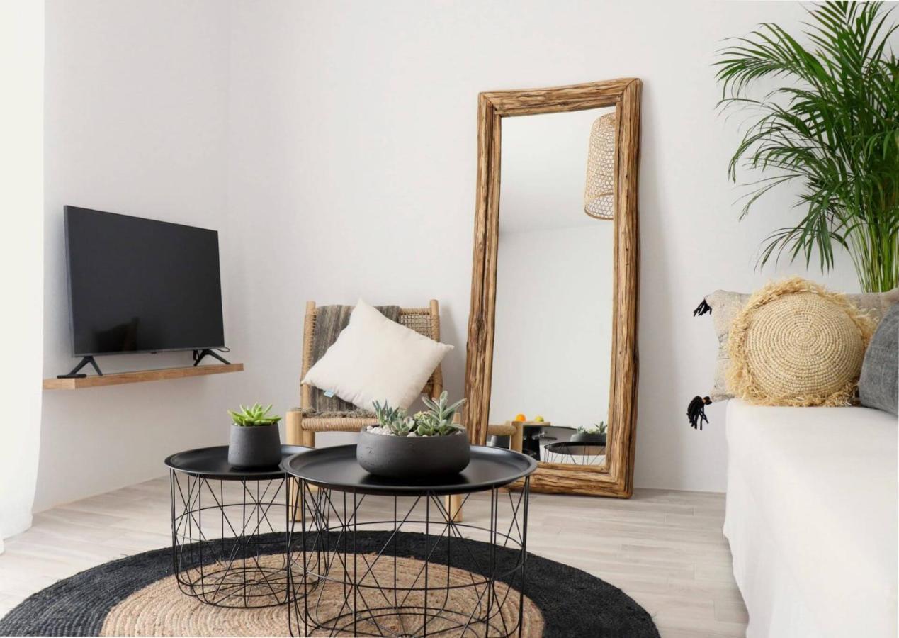 Beach Apartment Thalia With Hot Tub And Sea View Агиос Прокопиос Екстериор снимка