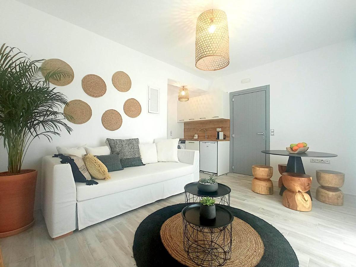Beach Apartment Thalia With Hot Tub And Sea View Агиос Прокопиос Екстериор снимка